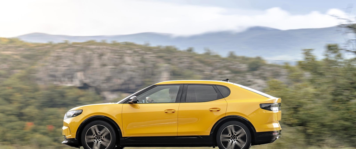 2024_FORD_CAPRI_VividYellow_25-LOW